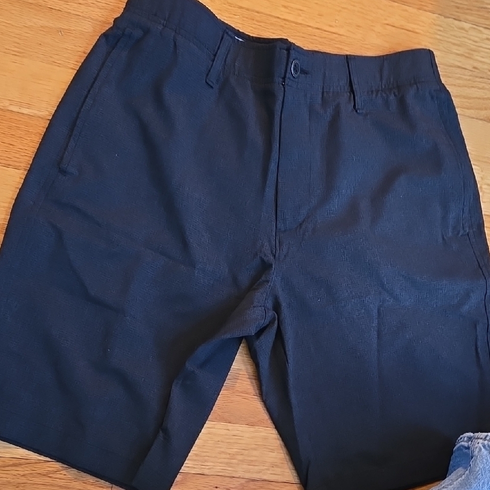 Under Armour Gray Flat Front Shorts Lightweight Comfort